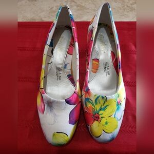 Floral Satin Upper 8.5M Pumps